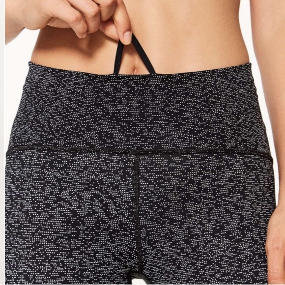 Lululemon Train Times 7/8 Sound Wave Exercise Leggings - Picture 4 of 10